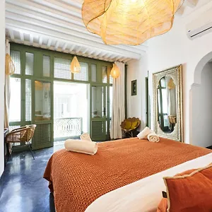 https://riad-dar-nakous.marrakeshhotelsmorocco.com